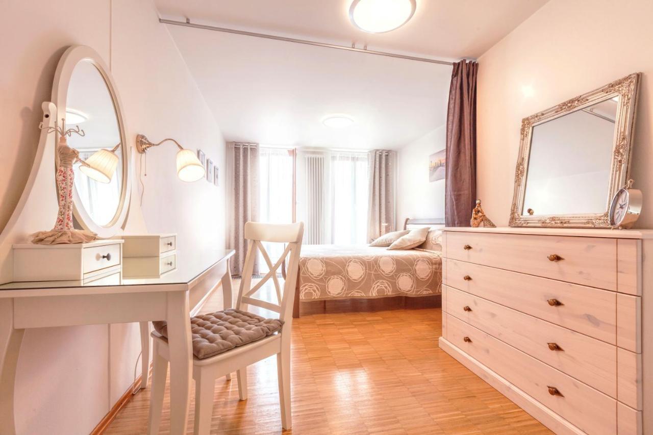 Modern Apartment Charvatova Prag Exterior foto