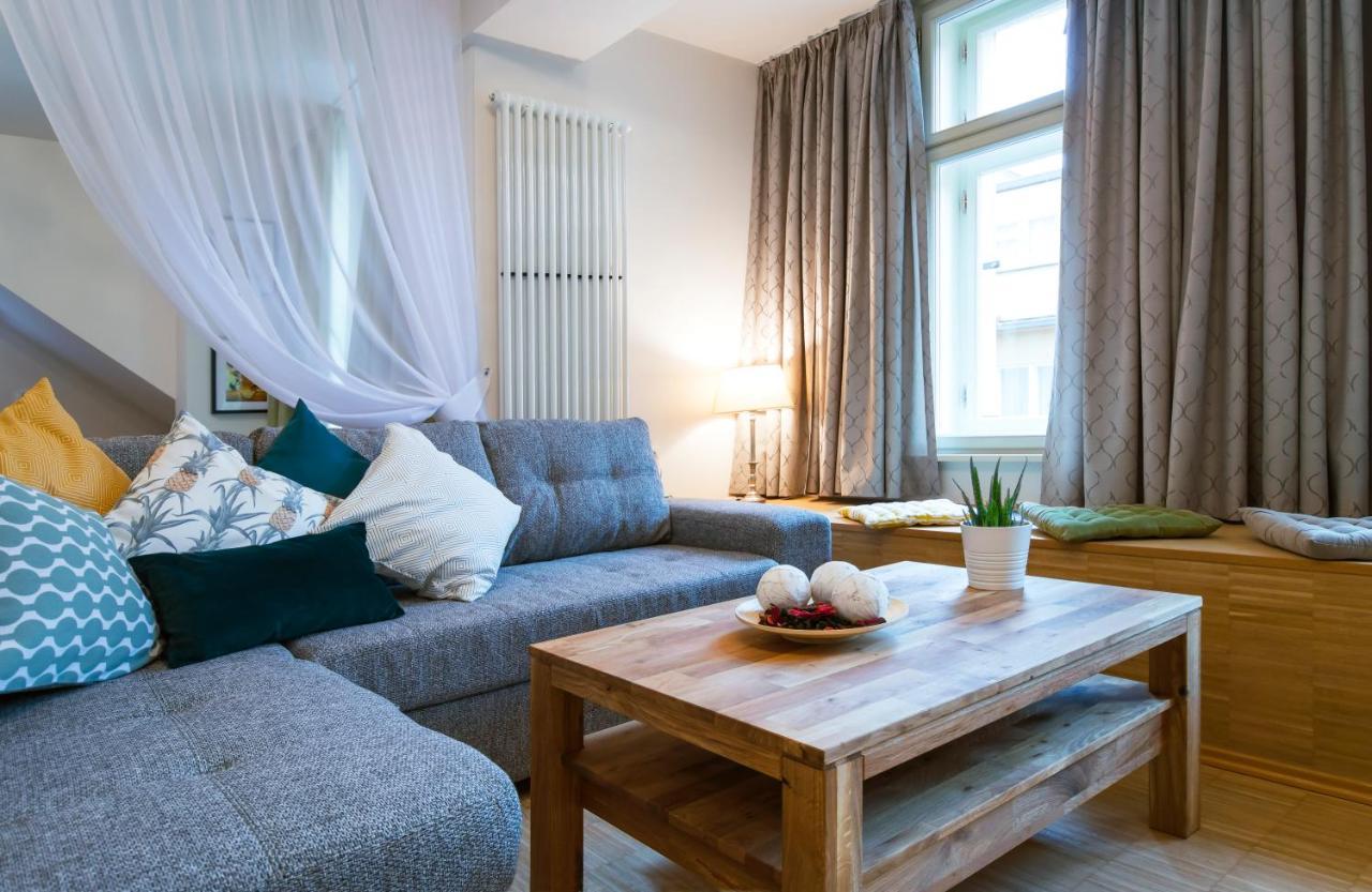 Modern Apartment Charvatova Prag Exterior foto