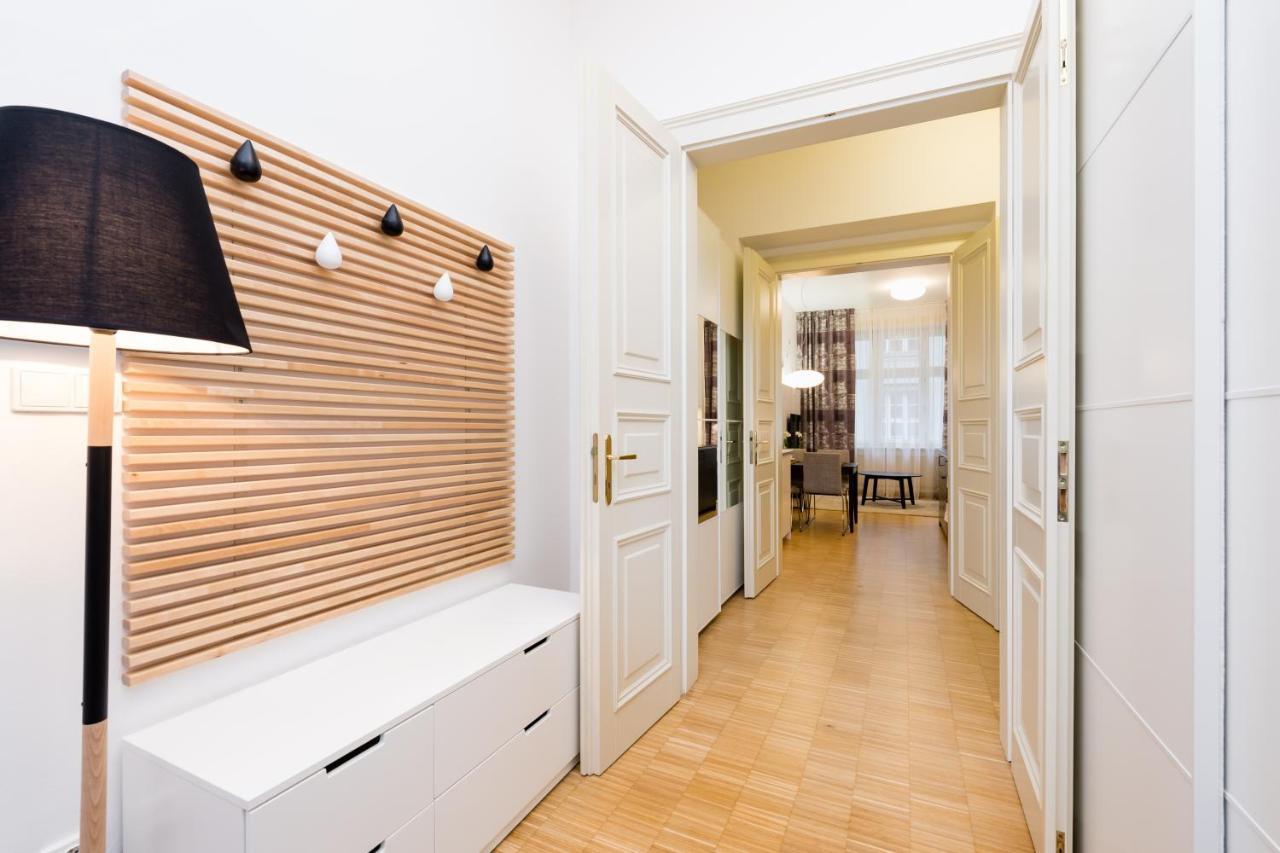 Modern Apartment Charvatova Prag Exterior foto