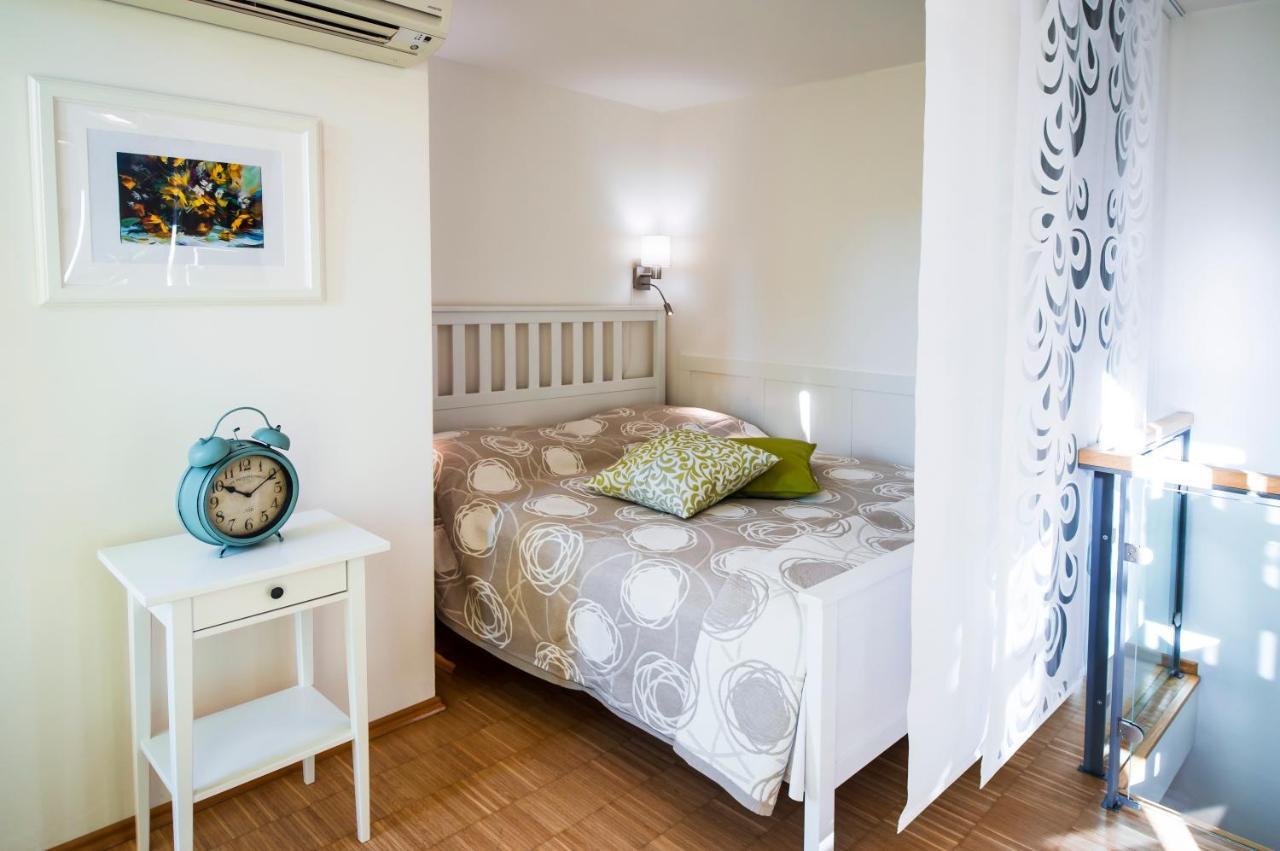 Modern Apartment Charvatova Prag Exterior foto